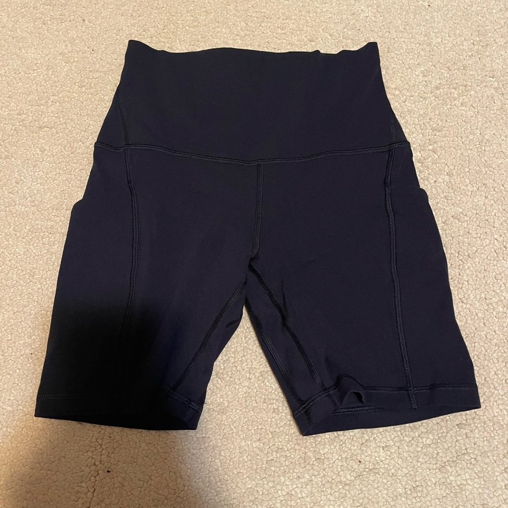 Lululemon black 6” align shorts size 4